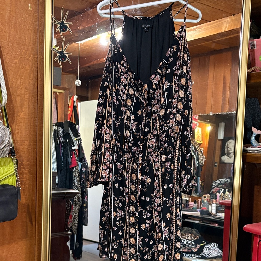Floral Romper w/Shoulder cutouts